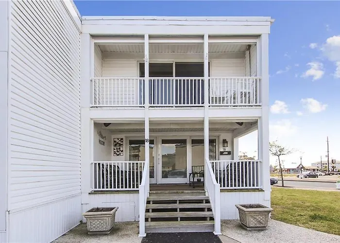 Ocean Breeze 18 Holiday home